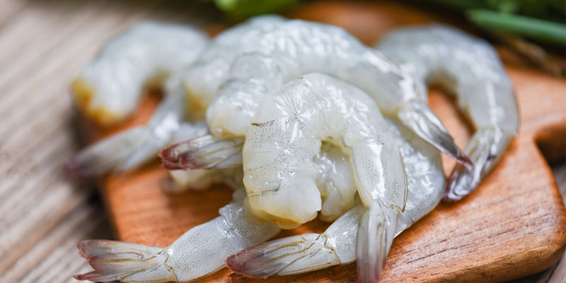 cleaned shrimp without shells and heads